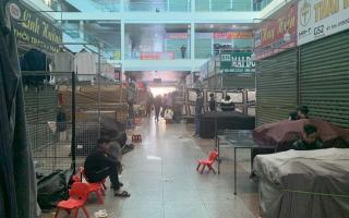 Lạ chưa từng thấy: Tiểu thương chợ Ninh Hiệp đồng loạt đóng cửa áp Tết