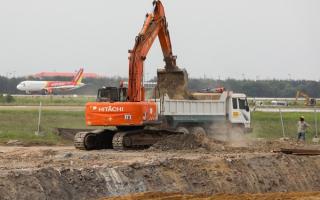Ban quản lý, nhà thầu sửa chữa đường băng Tân Sơn Nhất bị phê bình