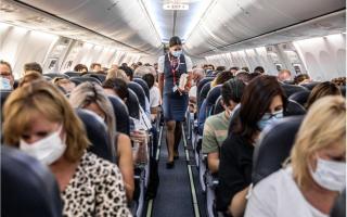 Tiếp viên hàng không nước ngoài tiết lộ cách nâng hạng ghế thành công